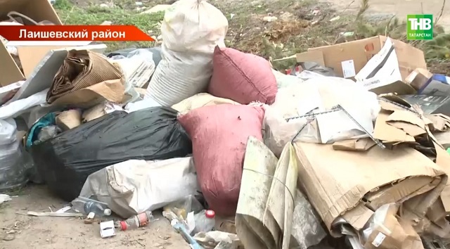 В Казани вновь обострилась проблема переполненных контейнерных площадок