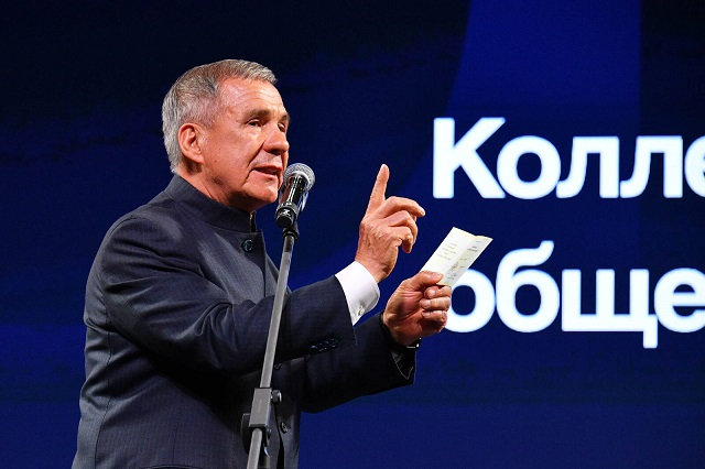 Минниханов назвал «КАМАЗ» гордостью Татарстана и России