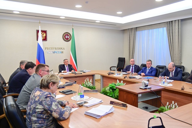 Минниханов предложил изменить нормативы по строительству школ и детских садов