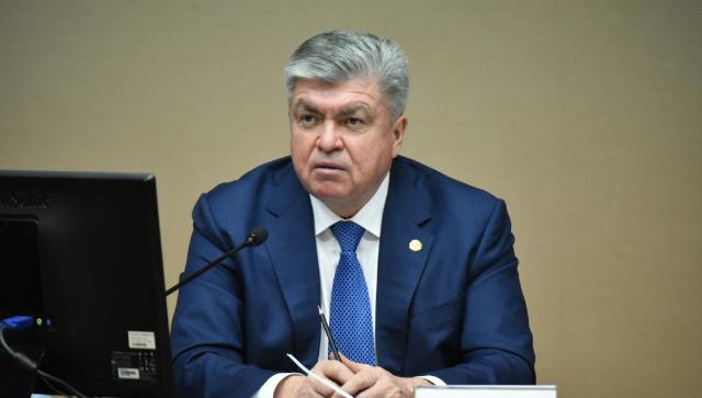 Магдеев раскритиковал управляющие компании Челнов из-за неубранного снега