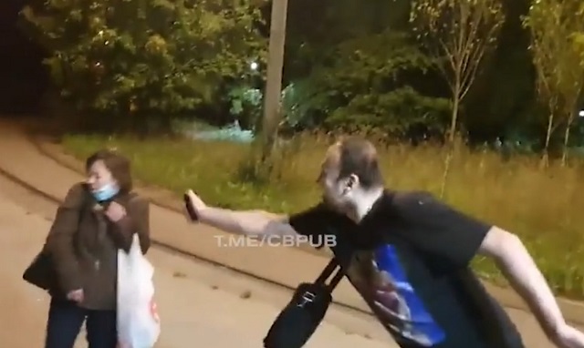 Московские стримеры сняли на видео издевательства над случайной прохожей