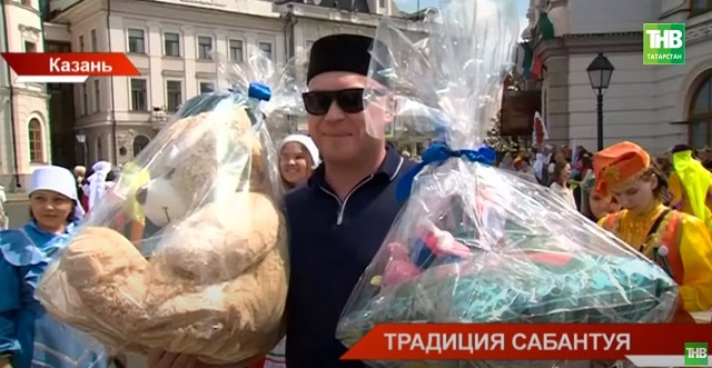 Старинная татарская традиция: как в Казани прошел сбор подарков для батыров Сабантуя