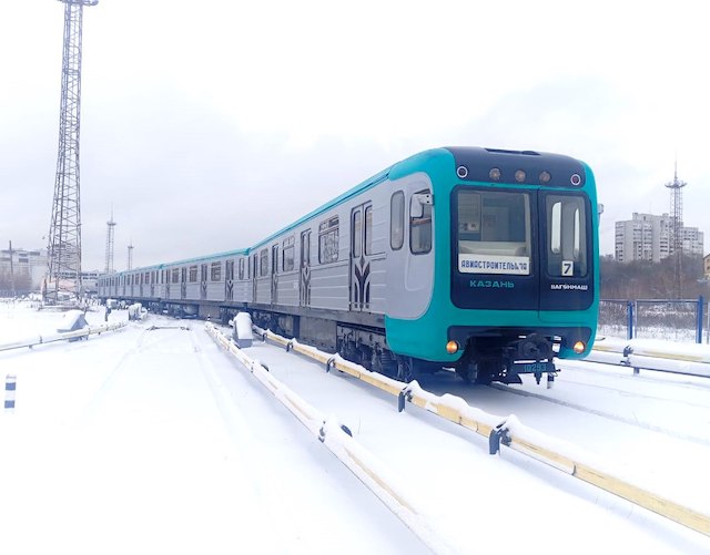 К Новому году в казанском метро запустили обновленный поезд «Чех»