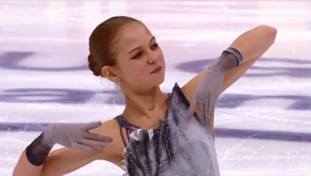 Трусова упала с четверного на тренировке перед произвольной программой на ЧМ