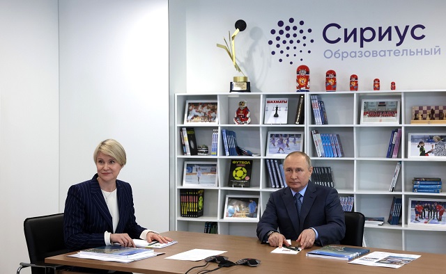 Путин: в нынешнее время укрепление технологического суверенитета РФ особенно важно