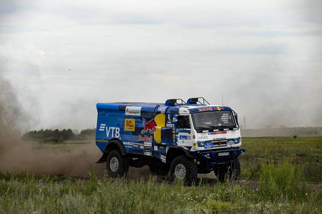 «Камаз-мастер» экипажы «Ефәк юлы» раллиеның өченче этабында җиңде