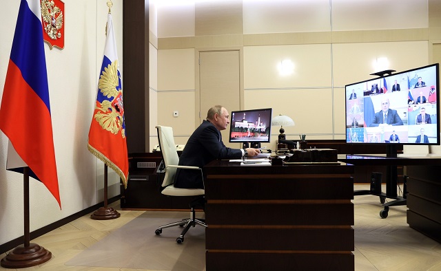 Путин: в этом году 120 000 человек расселили из аварийного жилья по нацпроекту