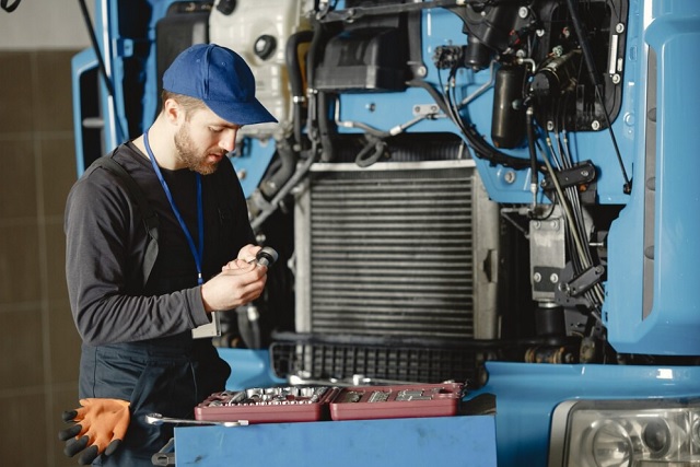 Участник СВО из Казани открыл автосервис благодаря господдержке