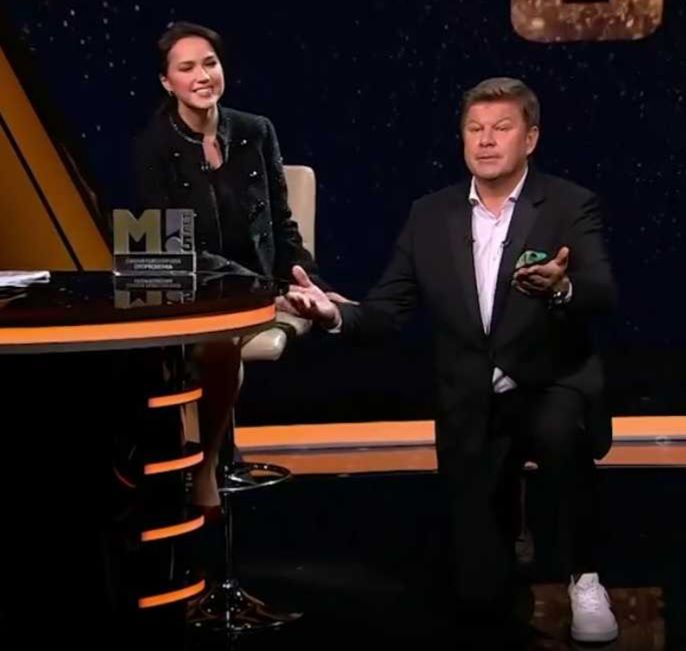 Видео: Губерниев преклонил колено перед Загитовой