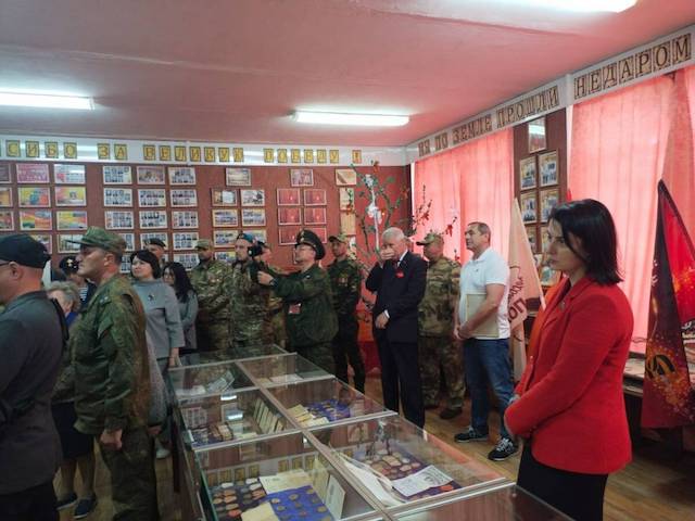 Школа в Нижнекамске увековечила память героев ВОВ и бойцов СВО