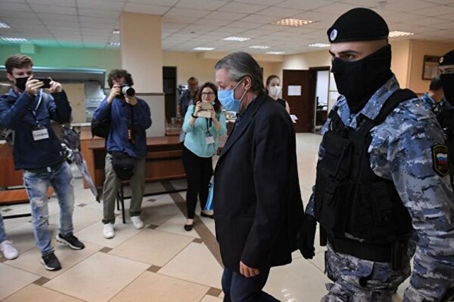 Суд не стал смягчать приговор актеру Михаилу Ефремову