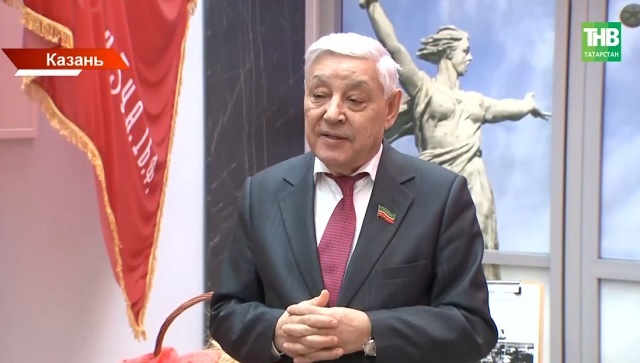 Мухаметшин провел парламентский урок в казанской гимназии № 179