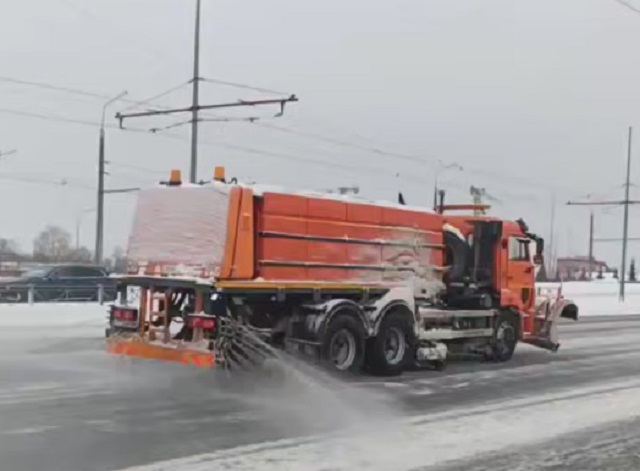 Ни одной крупинки соли: в Казани тестируют новый способ борьбы со льдом