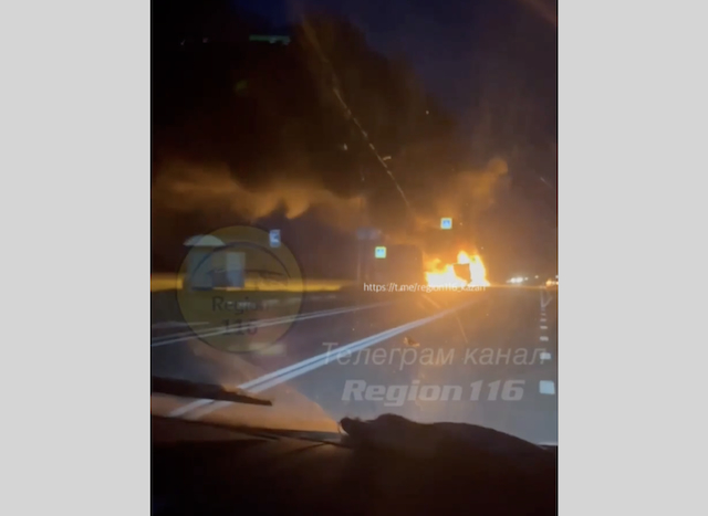 На трассе в Татарстане ночью сгорел прицеп фуры
