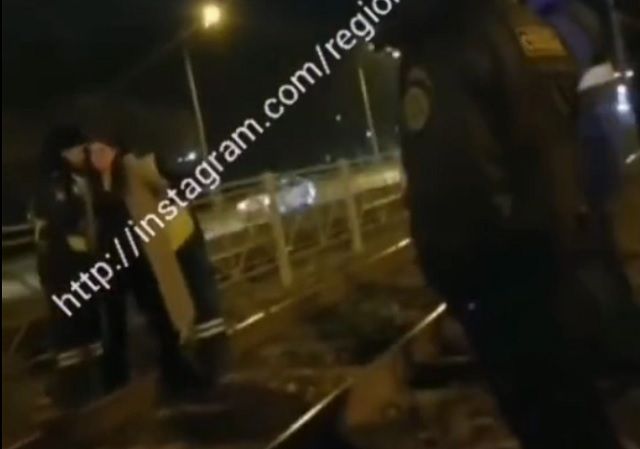 В Казани пьяная автоледи на BMW устроила истерику после ДТП на трамвайных путях