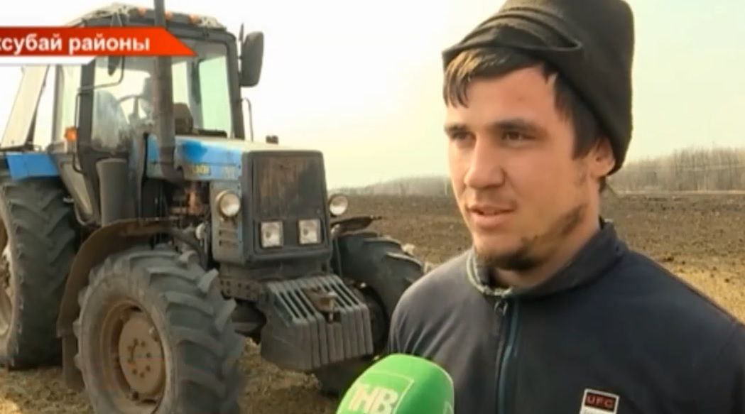 Аксубай районында 22 яшьлек Ленар Нуретдинов тимер-томырдан техника җыйган