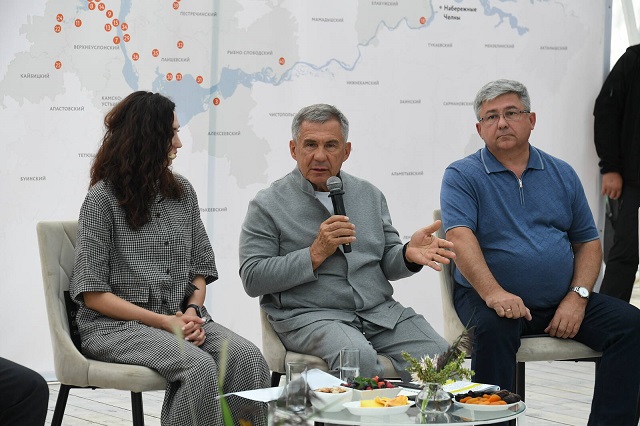 «Мы должны развивать внутренний туризм»: Минниханов встретился с предпринимателями