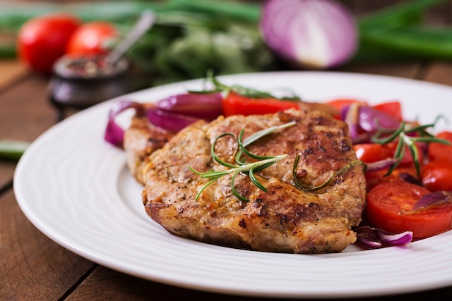 Укус клеща может вызвать аллергию на красное мясо — врач