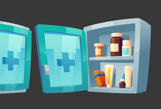 Жителям Татарстана объяснили, почему хранить лекарства на дверце холодильника опасно