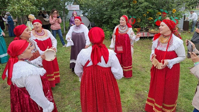 В селе Красновидово прошел музейно-фольклорный праздник Яблочный спас