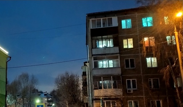 Спускавшаяся с балкона 9 этажа по канату пенсионерка разбилась в Набережных Челнах