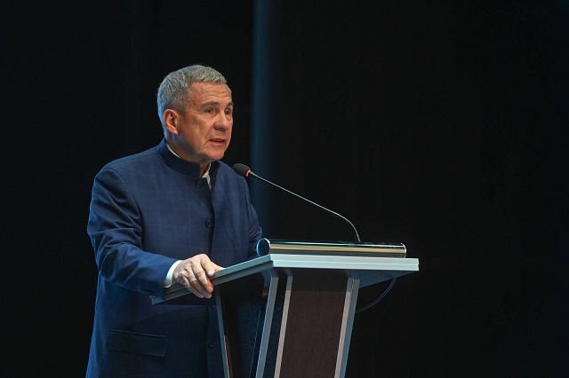 Раис Татарстана открыл обновленное здание Буинского драматического театра