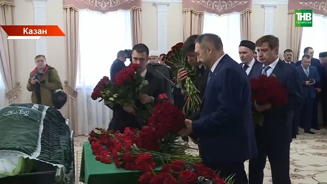 Казанның Мәрҗәни мәчетендә Алмаз Әхмәтшин белән хушлаштылар