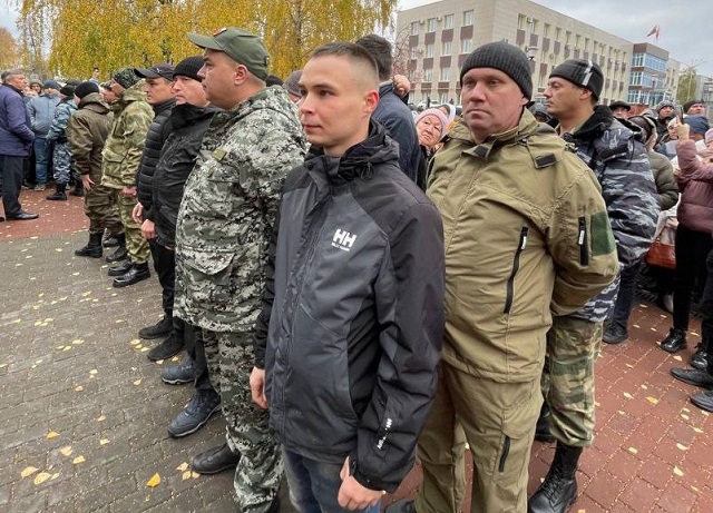 Новую партию мужчин из Татарстана отправили сегодня на пункты сбора в Казань – видео