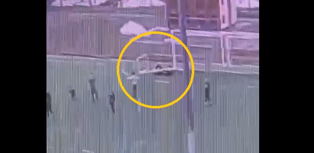 Футбольные ворота придавили 13-летнего мальчика в лагере «Волга» в Татарстане - видео