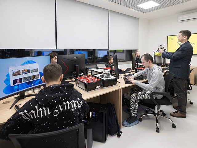 В нескольких школах Казани вводятся уроки по управлению беспилотниками