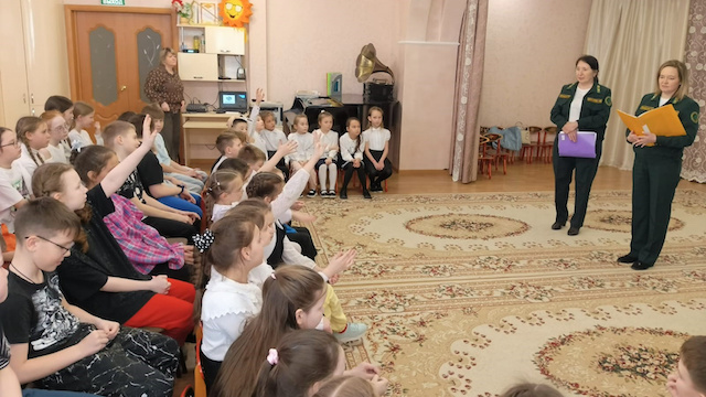 Сотрудники Бугульминского лесничества рассказали школьникам о сохранении лесов