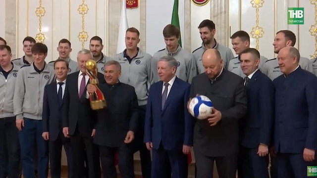 Рөстәм Миңнеханов Кремльдә Казанның "Зенит" командасын тәбрикләде