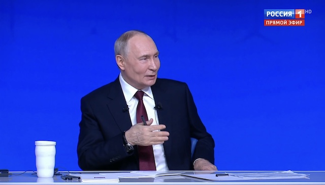 Путин подтвердил категорический отказ от размещения оружия в космосе