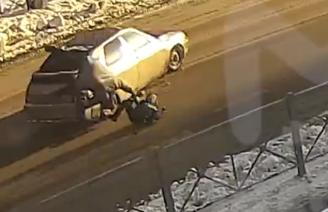 Скрывшегося после наезда на бабушку с внуком автохама нашли и задержали в Казани