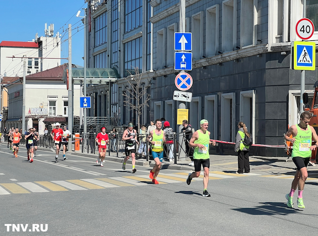 2:08:09 и рекорд России: Владимир Никитин победил в Казанском марафоне