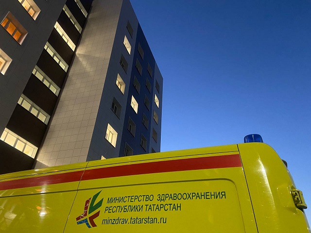 Стали известны подробности падения первоклассника с четвертого этажа дома в Набережных Челнах