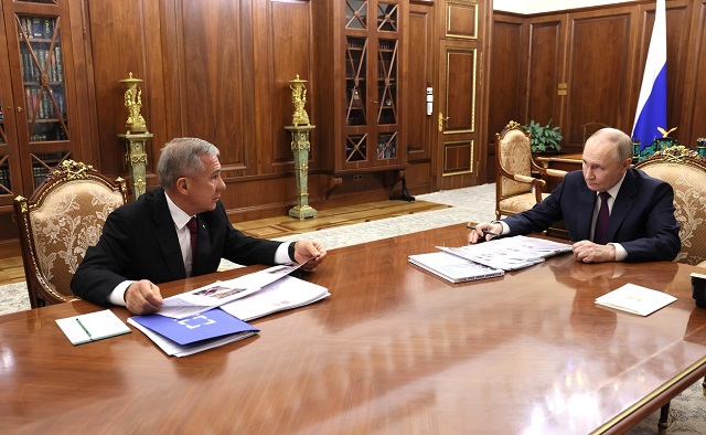 Путин заявил Минниханову, что считает Aurus хорошей машиной