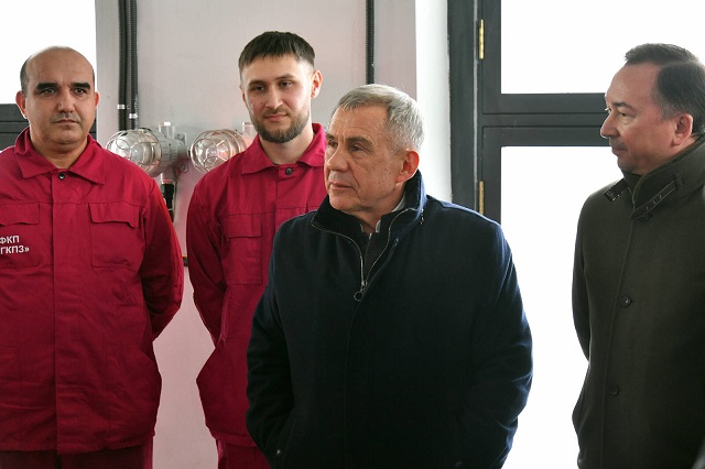 Минниханов осмотрел Казанский пороховой завод