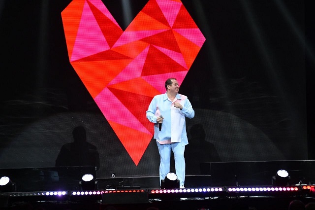 Винарис Илъегет: "Мин атказанган түгел, халык артисты"