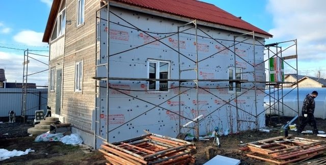 Власти Лаишевского района РТ помогли семье бойца СВО утеплить дом