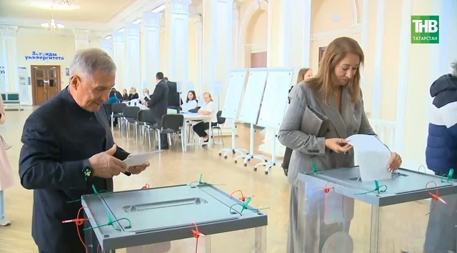 Сайлау участокларына Республика җитәкчеләренең дә күбесе гаиләләре белән килде