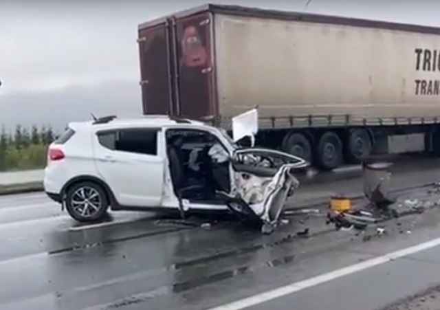 В Татарстане вылетевший на «встречку» Subaru спровоцировал смертельное ДТП