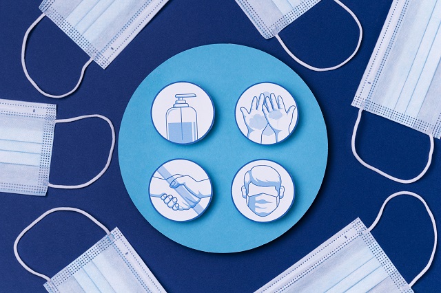 Носите маски и сократите контакты: Попова об обнаружении в РФ варианта ковида «пирола»