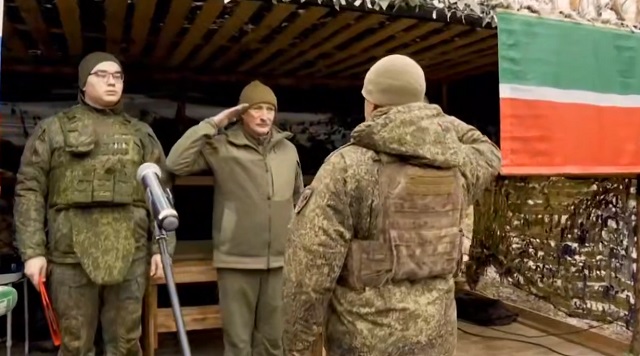 Алгы сызыкта Татарстан хәрбиләрен бүләкләделәр