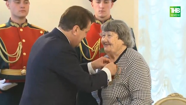 12 жителям Казани вручили медали в честь 80-летия Победы