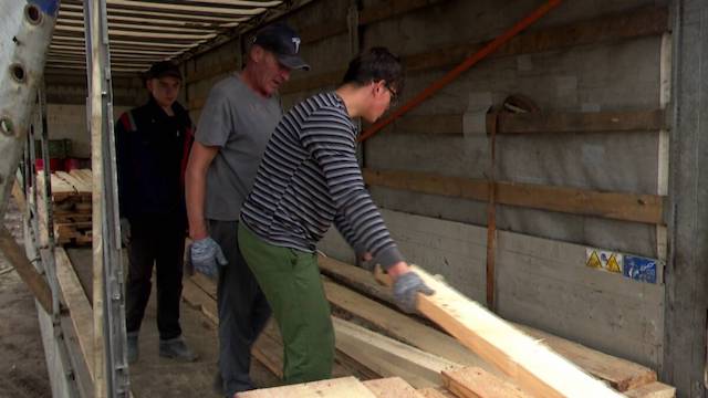 Волонтеры Татарстана отправили фуру со стройматериалами на передовую