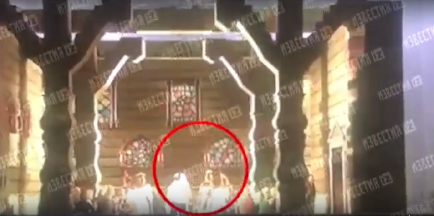 В Большом театре во время спектакля артиста насмерть придавило декорациями – видео