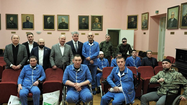 Представители Татарстана навестили участников СВО в военном госпитале Санкт-Петербурга