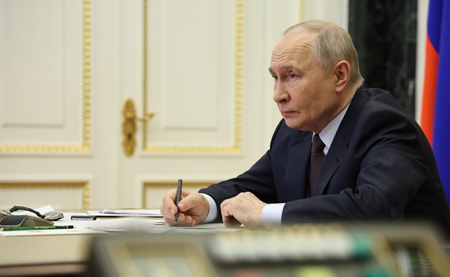 Путин объяснил, почему власти не предупреждают о временных ограничениях мобильного интернета