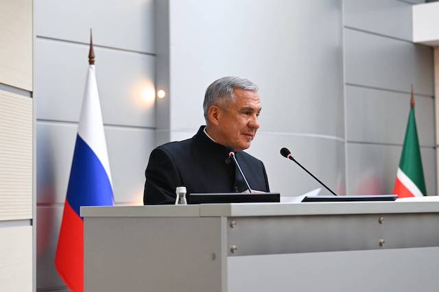 Минниханов поблагодарил сотрудников МВД за службу и верность долгу